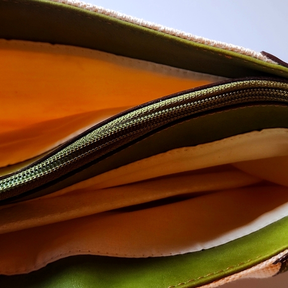 NWT. Beautiful Etienne Aigner. Juliet Collection Hobo Bag. ☆ - Picture 10 of 16